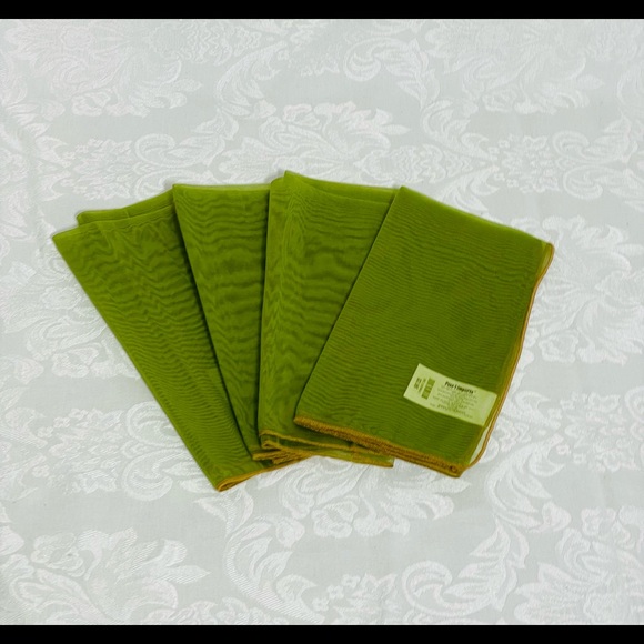 Metallic, Sheer Green Napkins. Lot of 4. - Picture 2 of 4